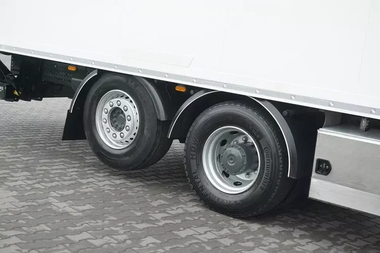 Mercedes / ANTOS / 2535 / EURO 6 / CHŁODNIA + WINDA / 23 PALETY / OŚ SKRĘTNA zdjęcie 31