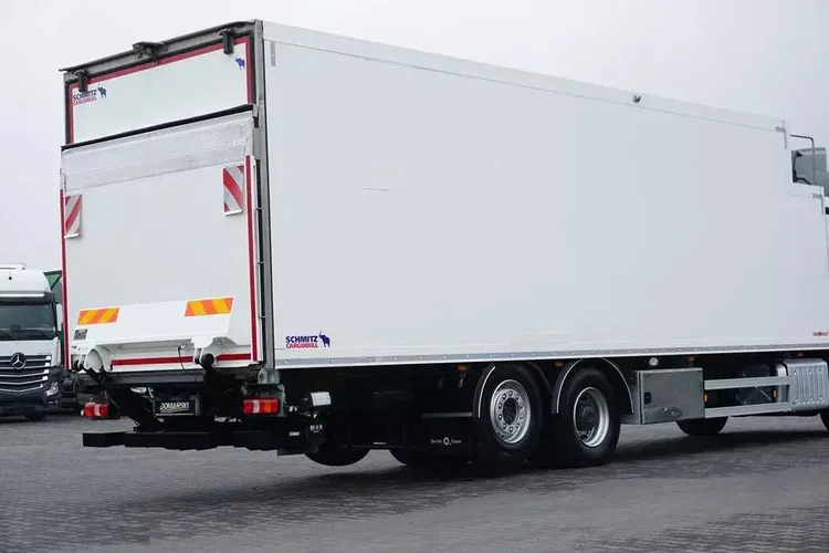 Mercedes / ANTOS / 2535 / EURO 6 / CHŁODNIA + WINDA / 23 PALETY / OŚ SKRĘTNA zdjęcie 32