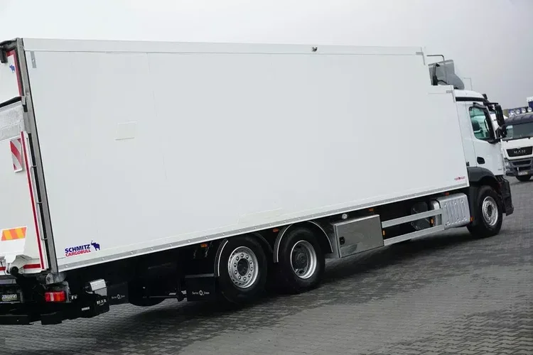 Mercedes / ANTOS / 2535 / EURO 6 / CHŁODNIA + WINDA / 23 PALETY / OŚ SKRĘTNA zdjęcie 33