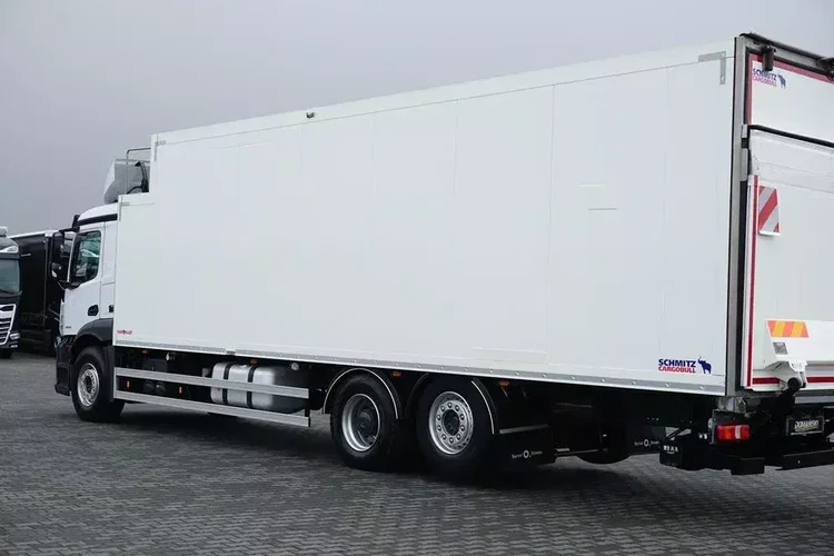 Mercedes / ANTOS / 2535 / EURO 6 / CHŁODNIA + WINDA / 23 PALETY / OŚ SKRĘTNA zdjęcie 37