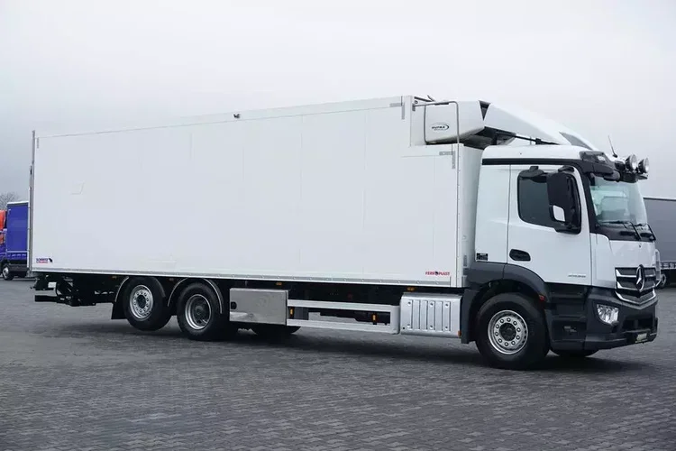 Mercedes / ANTOS / 2535 / EURO 6 / CHŁODNIA + WINDA / 23 PALETY / OŚ SKRĘTNA zdjęcie 4