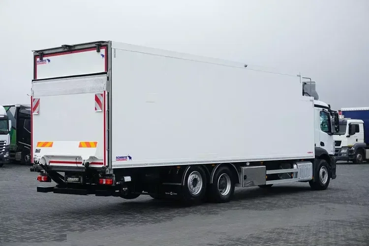 Mercedes / ANTOS / 2535 / EURO 6 / CHŁODNIA + WINDA / 23 PALETY / OŚ SKRĘTNA zdjęcie 5