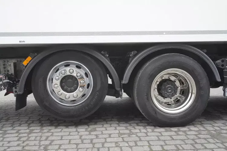 Mercedes Actros 2545 / 2021 / Chłodnia Hagemann Multitemperatura zdjęcie 19