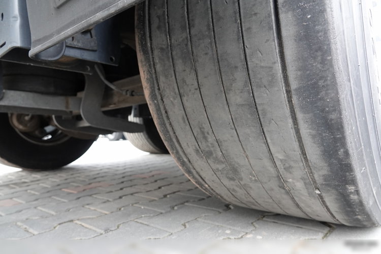 Wielton / FIRANKA / MEGA / LOWDECK / OŚ PODNOSZONA / 2016 ROK / DACH PODNOSZONY zdjęcie 21