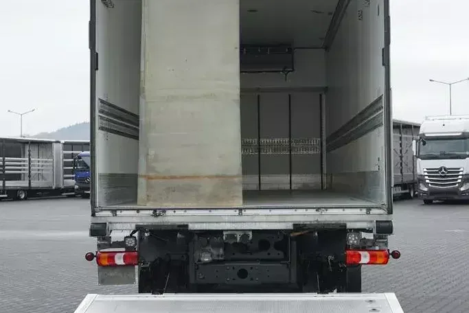 Mercedes ACTROS / 2545 / EURO 6 / CHŁODNIA + WINDA / 23 PALETY / OŚ SKRĘTNA zdjęcie 10