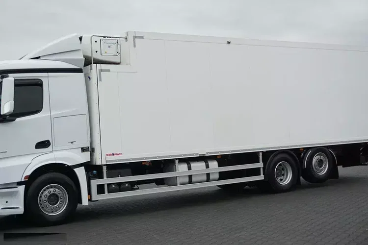 Mercedes ACTROS / 2545 / EURO 6 / CHŁODNIA + WINDA / 23 PALETY / OŚ SKRĘTNA zdjęcie 15
