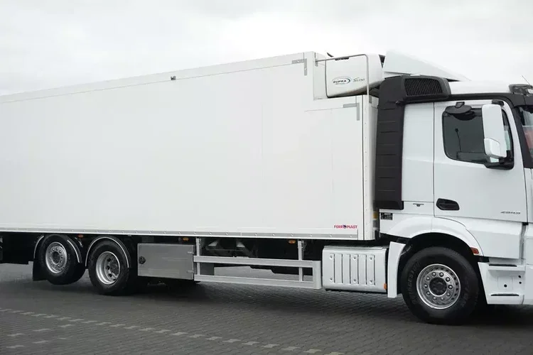 Mercedes ACTROS / 2545 / EURO 6 / CHŁODNIA + WINDA / 23 PALETY / OŚ SKRĘTNA zdjęcie 16