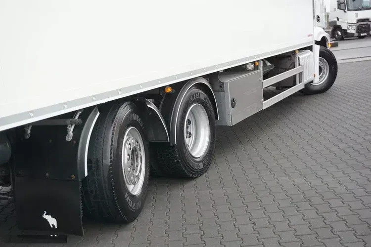 Mercedes ACTROS / 2545 / EURO 6 / CHŁODNIA + WINDA / 23 PALETY / OŚ SKRĘTNA zdjęcie 19