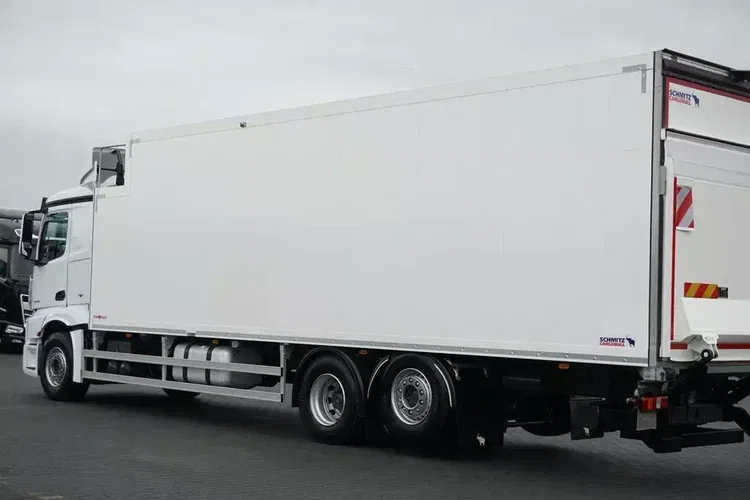 Mercedes ACTROS / 2545 / EURO 6 / CHŁODNIA + WINDA / 23 PALETY / OŚ SKRĘTNA zdjęcie 22