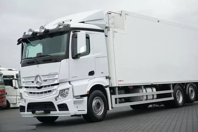 Mercedes ACTROS / 2545 / EURO 6 / CHŁODNIA + WINDA / 23 PALETY / OŚ SKRĘTNA zdjęcie 26