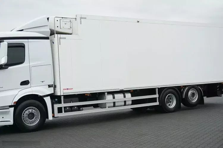 Mercedes ACTROS / 2545 / EURO 6 / CHŁODNIA + WINDA / 23 PALETY / OŚ SKRĘTNA zdjęcie 29