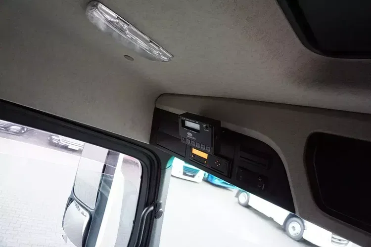 Mercedes ACTROS / 2545 / EURO 6 / CHŁODNIA + WINDA / 23 PALETY / OŚ SKRĘTNA zdjęcie 37