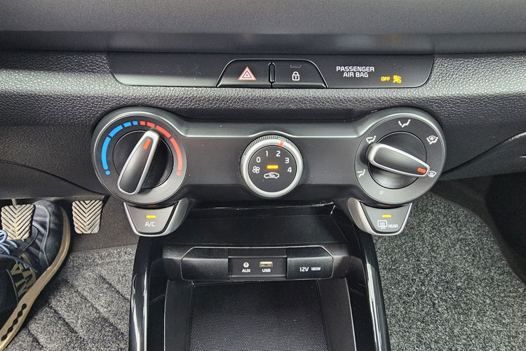 Kia Rio nawigacja, kamera, grzane fotele, grzana kierownica, telefon zdjęcie 29