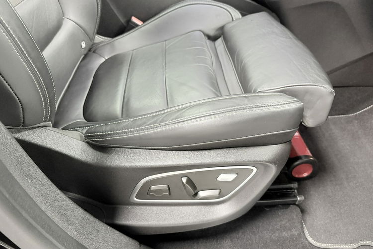 Renault Scenic 1.7 DCi 150KM INITIALE PARIS Navi Skóry FullLed HandsFree HeadUp Lift zdjęcie 19