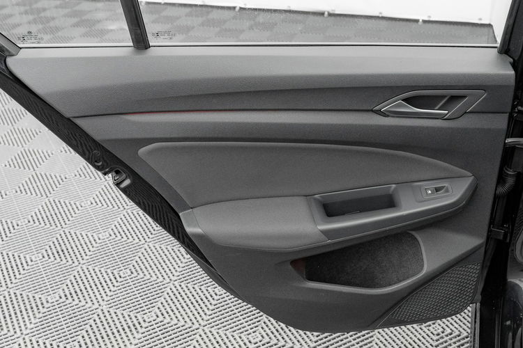 Volkswagen Golf 2.0 TDI 150KM DSG Podgrz.f Ambient Cz.park Masaże Elektr.fotel VAT23% zdjęcie 24