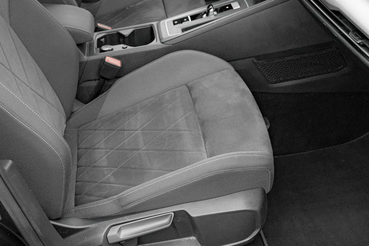 Volkswagen Golf 2.0 TDI 150KM DSG Podgrz.f Ambient Cz.park Masaże Elektr.fotel VAT23% zdjęcie 32