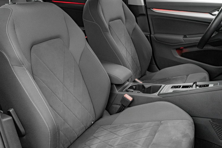 Volkswagen Golf 2.0 TDI 150KM DSG Podgrz.f Ambient Cz.park Masaże Elektr.fotel VAT23% zdjęcie 33
