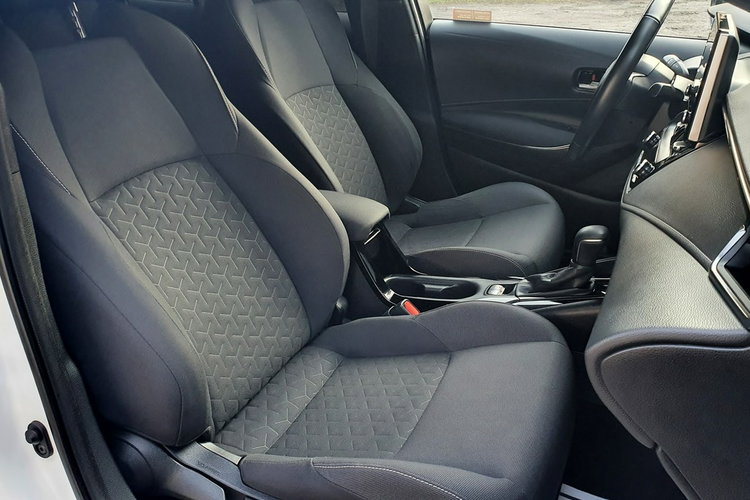 Toyota Corolla 1.8 122KM Hybrid COMFORT, Salon PL, I WŁ, Serwis , F.vat 23% , Leasing. zdjęcie 44