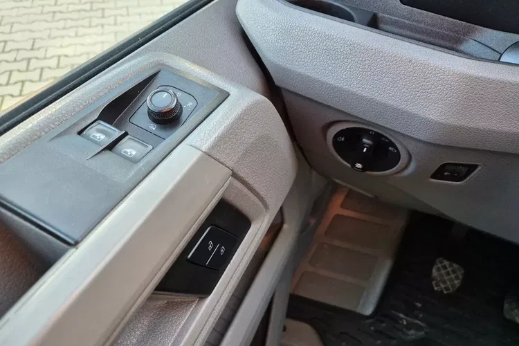 Volkswagen Crafter L4H2 124999zł NETTO Brygadówka 6 osób 2.0TDi/140KM zdjęcie 17