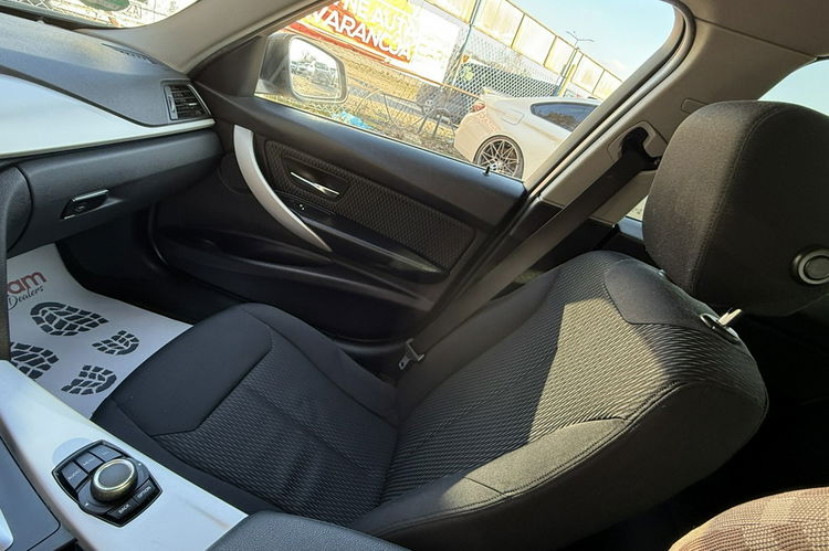 BMW 318 318d 150KM navi el.klapa Automat, zadbana przebieg 175tys 1 rok .gwara zdjęcie 15