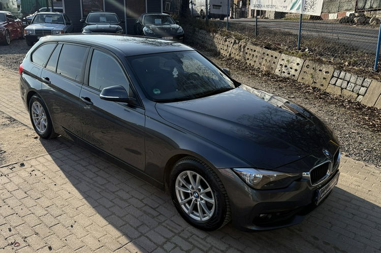 BMW 318 318d 150KM navi el.klapa Automat, zadbana przebieg 175tys 1 rok .gwara zdjęcie 4