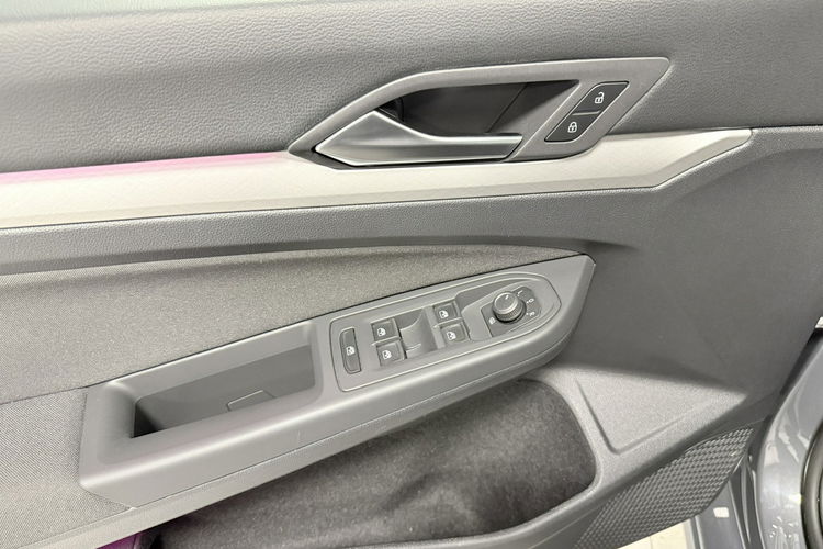 Volkswagen Golf 1.5 TSI 130KM Style Navi Virtual FullLed Klimatronic F-VAT 23% PL SALO zdjęcie 33