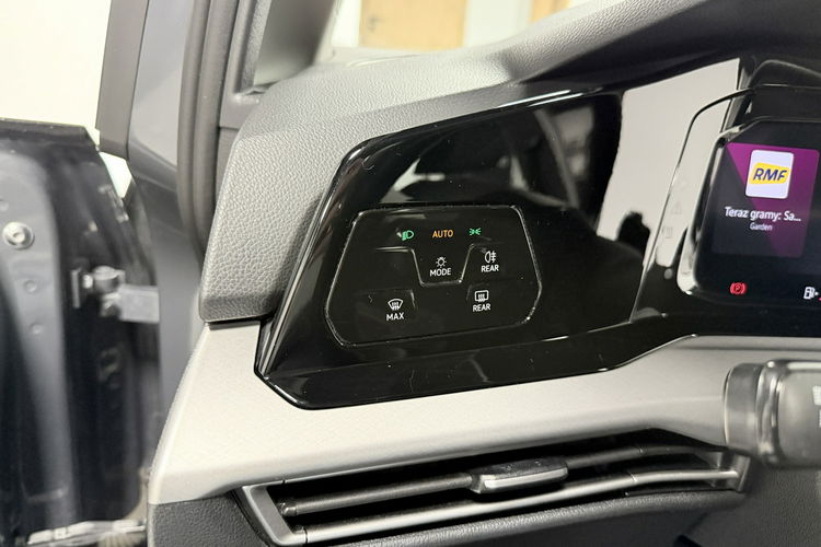 Volkswagen Golf 1.5 TSI 130KM Style Navi Virtual FullLed Klimatronic F-VAT 23% PL SALO zdjęcie 34