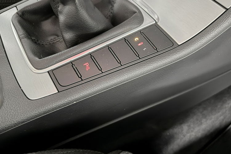 Volkswagen CC 2.0 TSI 210KM Navi BiXenon HIGHLINE Klimatronic Kamera Łopatki zdjęcie 16