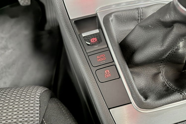 Volkswagen CC 2.0 TSI 210KM Navi BiXenon HIGHLINE Klimatronic Kamera Łopatki zdjęcie 17