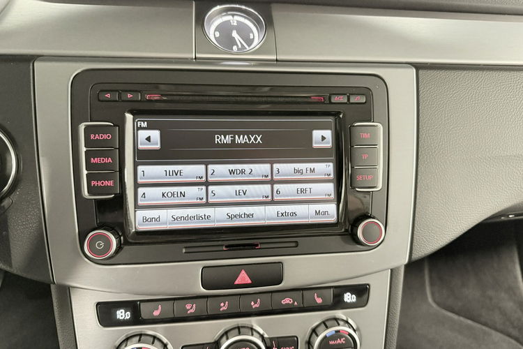 Volkswagen CC 2.0 TSI 210KM Navi BiXenon HIGHLINE Klimatronic Kamera Łopatki zdjęcie 18