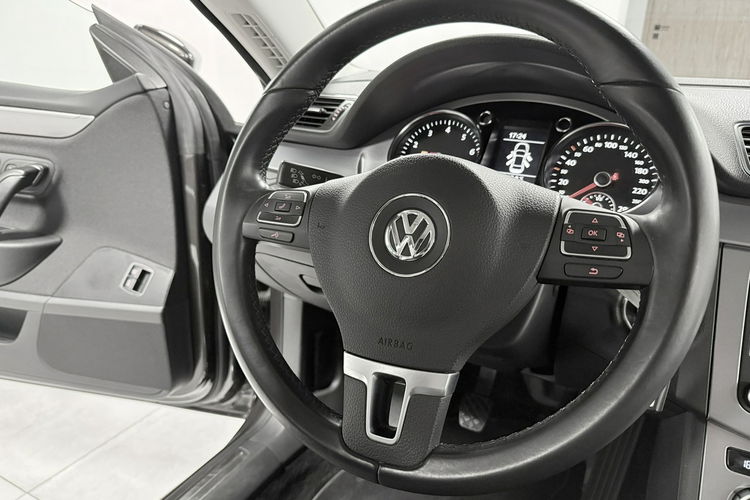 Volkswagen CC 2.0 TSI 210KM Navi BiXenon HIGHLINE Klimatronic Kamera Łopatki zdjęcie 22
