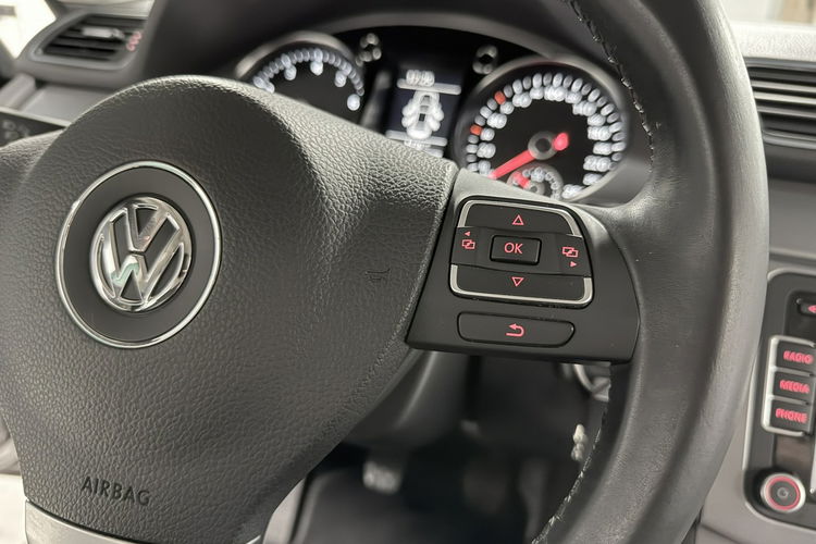 Volkswagen CC 2.0 TSI 210KM Navi BiXenon HIGHLINE Klimatronic Kamera Łopatki zdjęcie 23