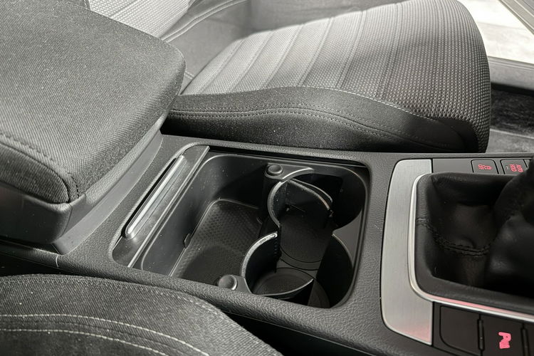 Volkswagen CC 2.0 TSI 210KM Navi BiXenon HIGHLINE Klimatronic Kamera Łopatki zdjęcie 26