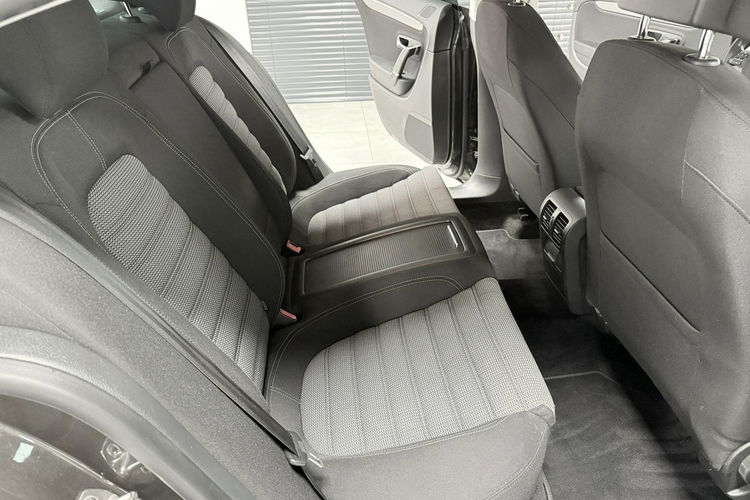 Volkswagen CC 2.0 TSI 210KM Navi BiXenon HIGHLINE Klimatronic Kamera Łopatki zdjęcie 28
