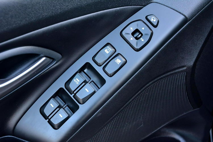 Hyundai ix35 Lift Premium Ledy Skóry Navi Kamera Webasto Alu18 zdjęcie 17