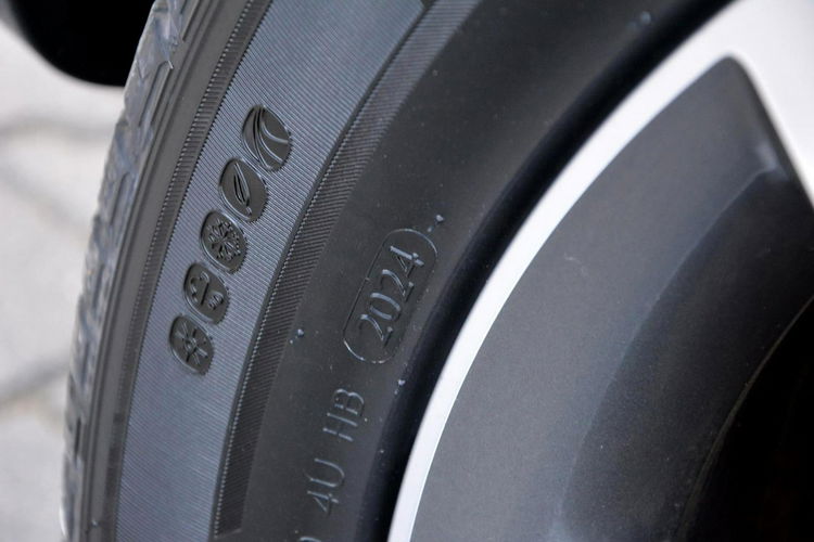 Hyundai ix35 Lift Premium Ledy Skóry Navi Kamera Webasto Alu18 zdjęcie 39