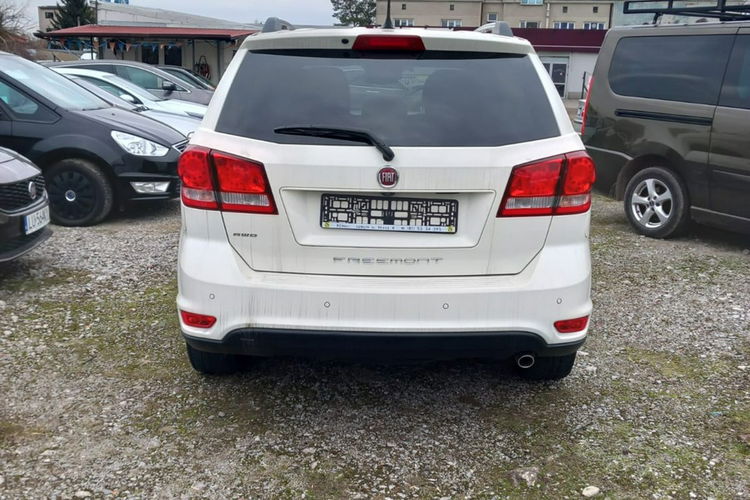 Fiat Freemont 2.0 170KM AWD 7 osobowy pełny serwis zdjęcie 8