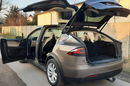 Model X Tesla x darmowe ładowanie zdjęcie 12