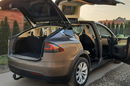 Model X Tesla x darmowe ładowanie zdjęcie 2