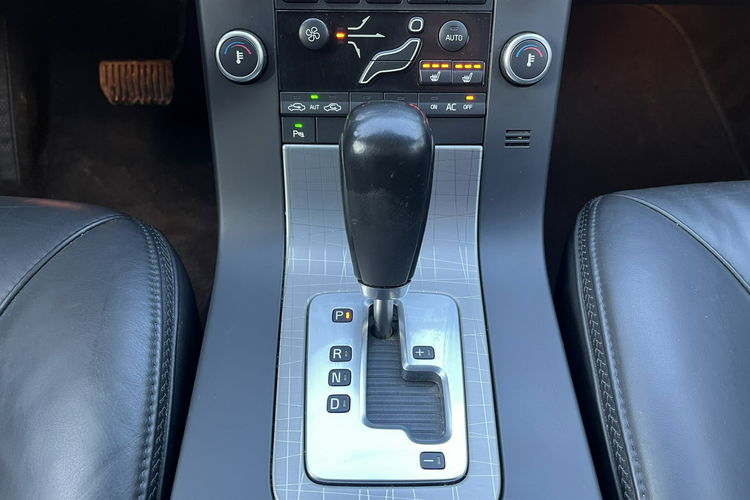 Volvo XC 70 2.4 Automat Grzane Skóry Alu Xenon Stan BDB BEzwypadkowy Opłacony zdjęcie 15