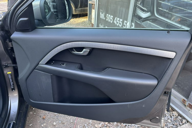 Volvo XC 70 2.4 Automat Grzane Skóry Alu Xenon Stan BDB BEzwypadkowy Opłacony zdjęcie 23
