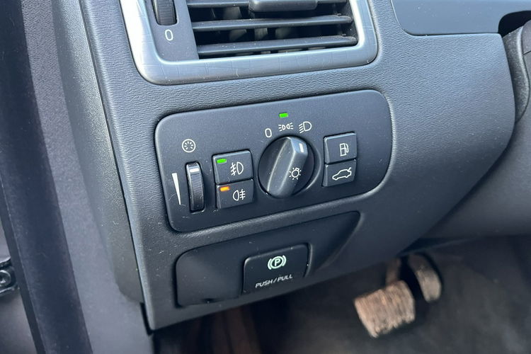 Volvo XC 70 2.4 Automat Grzane Skóry Alu Xenon Stan BDB BEzwypadkowy Opłacony zdjęcie 31