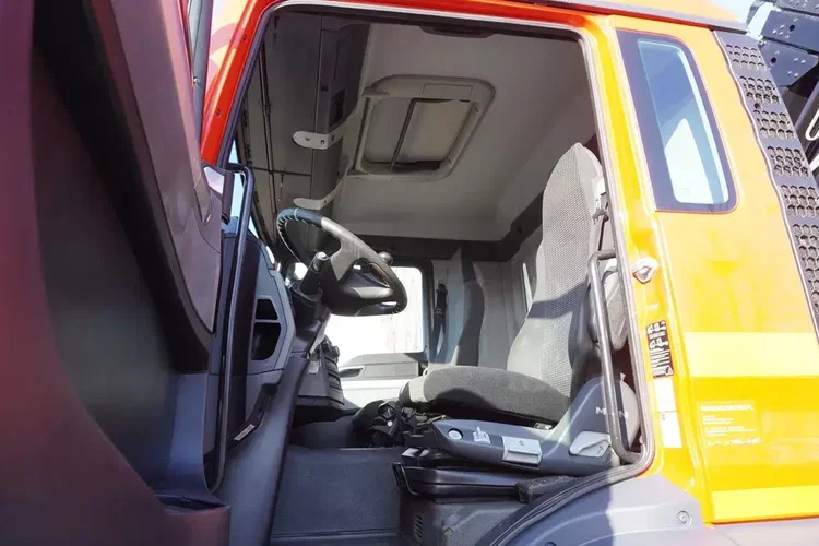 MAN TGS 35.3608×2 / HDS HIAB 166 E-2 6500 kg / Laweta / 4 oś podnoszona zdjęcie 19