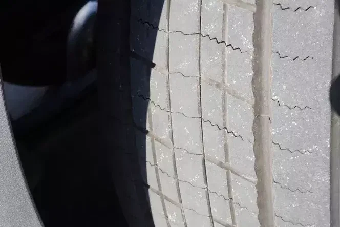 MAN TGS 35.420 8x2 E6 / ostatnia oś podnoszona i skrętna zdjęcie 13