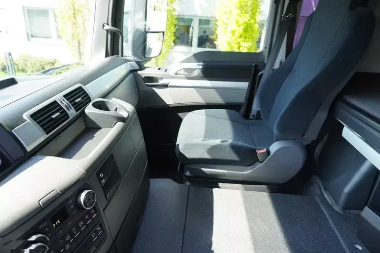 MAN TGS 35.420 8x2 E6 / ostatnia oś podnoszona i skrętna zdjęcie 21