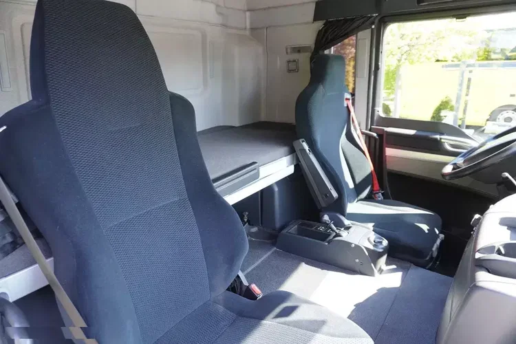 MAN TGS 35.420 8x2 E6 / ostatnia oś podnoszona i skrętna zdjęcie 26