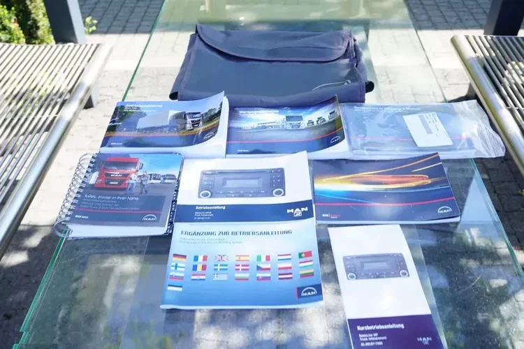 MAN TGS 35.420 8x2 E6 / ostatnia oś podnoszona i skrętna zdjęcie 29