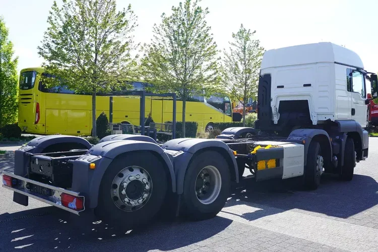 MAN TGS 35.420 8x2 E6 / ostatnia oś podnoszona i skrętna zdjęcie 5