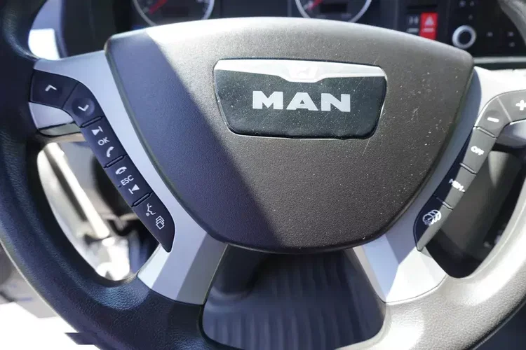 MAN TGS 35.420 8x2-6 BL E6 / ostatnia oś podnoszona i skrętna zdjęcie 10