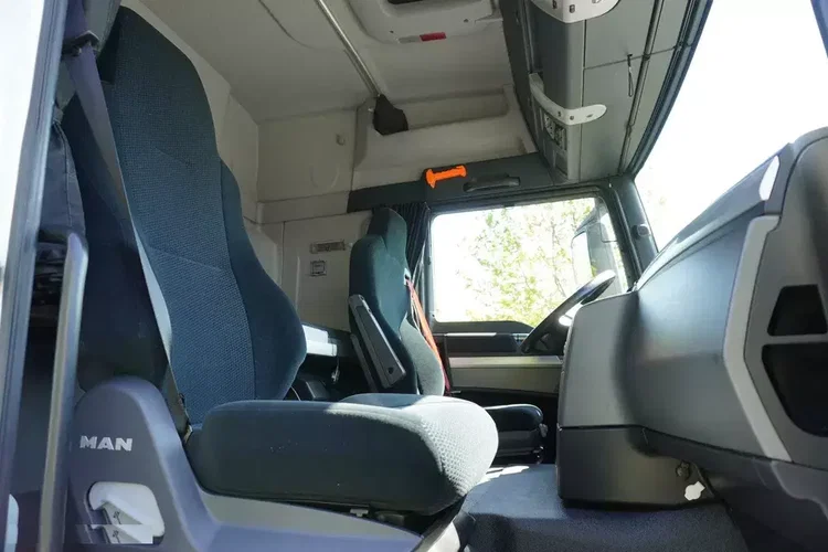 MAN TGS 35.420 8x2-6 BL E6 / ostatnia oś podnoszona i skrętna zdjęcie 13